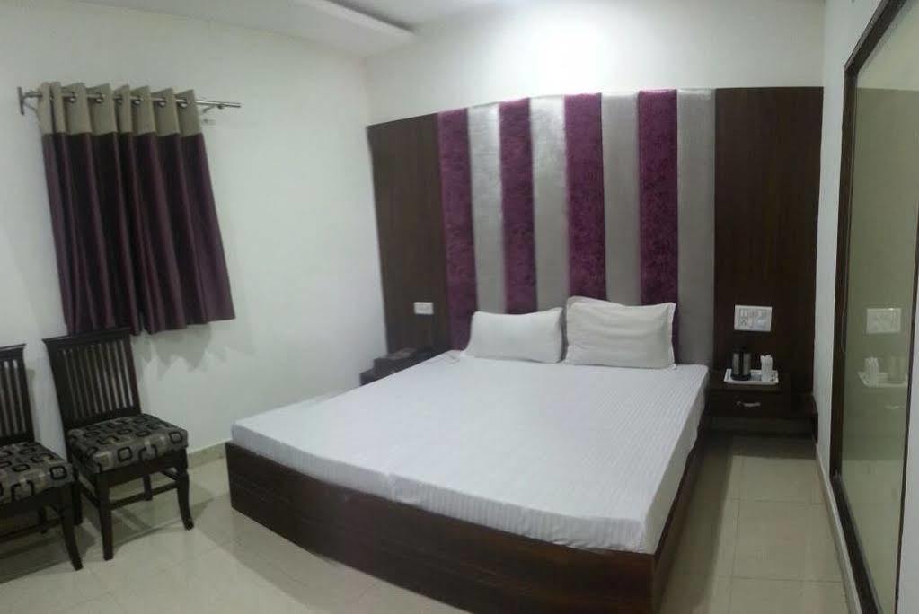 Jagādhri Hotel Ng Paradise المظهر الخارجي الصورة